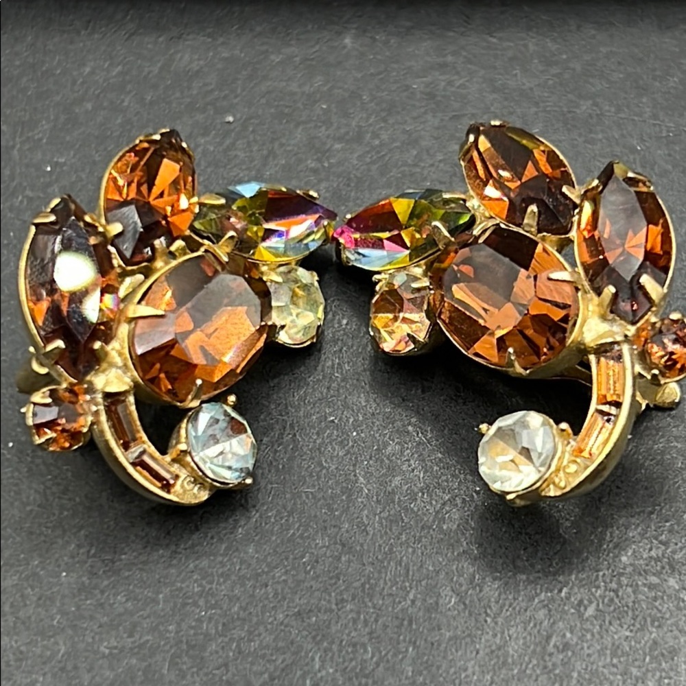 Vintage D&E Juliana amber rhinestone clip on earrings